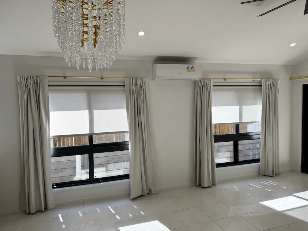 curtain-2pinchpleat-d25-lounge-evertonpark-2-1 — Curtains 2pinchpleat blockout — lounge — curtains