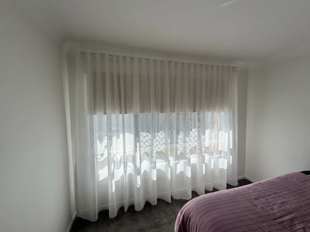 curtain-sfold-sheer-rollerblind combo-bedroom- everton park-1-1 — Curtains sfold sheer — bedroom — curtains