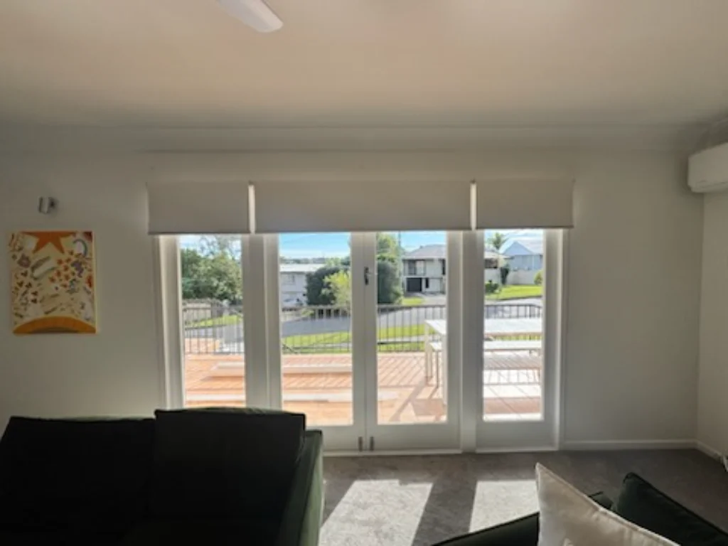 white rollerblinds-standard-blockout-linked-lounge-everton park- 3-1 — Roller Blinds standard blockout — lounge — roller-blinds