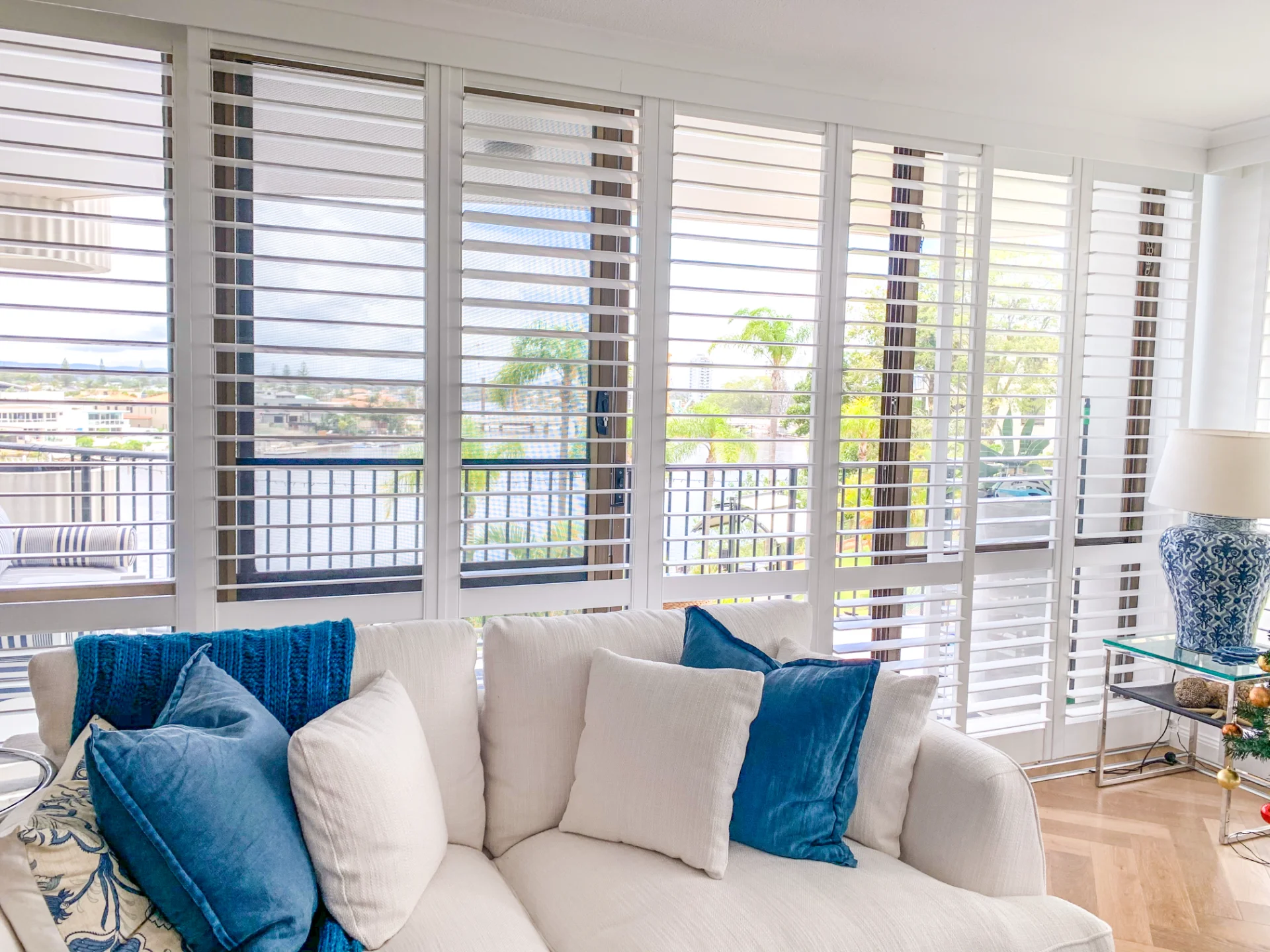 eight-panel-sliding-shutters-living-surfers-paradise-5 — Shutter Sliding BB — living — shutters