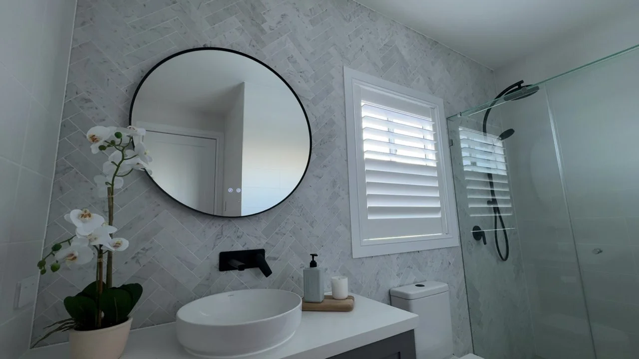 shutter-hinged-bathroom-jimboomba-1 — Shutter Hinged — bathroom — shutters