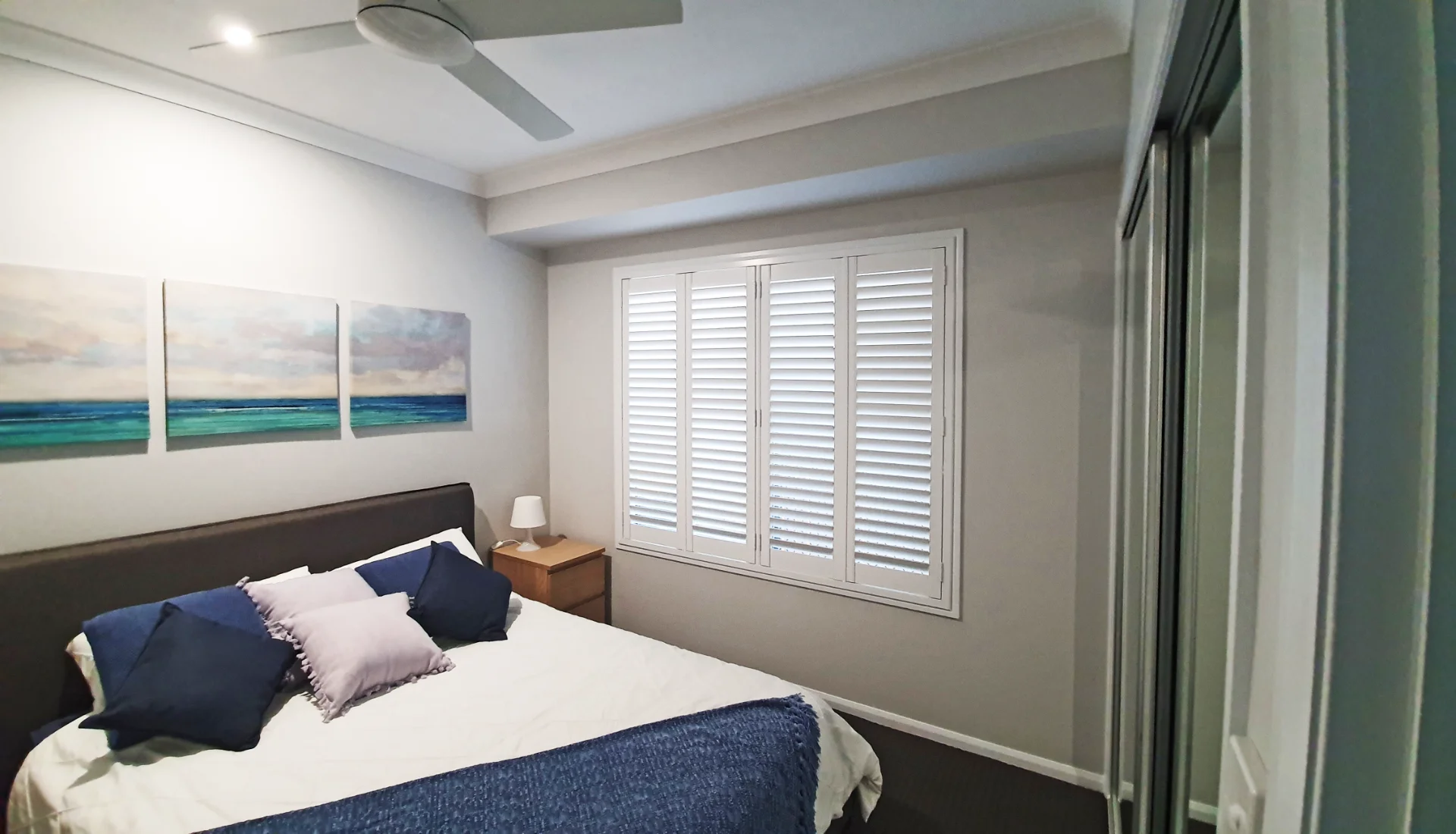 shutters-bedroom-four-panels-north-lakes-1 — Shutter Hinged L-DRTL-DR — bedroom — shutters