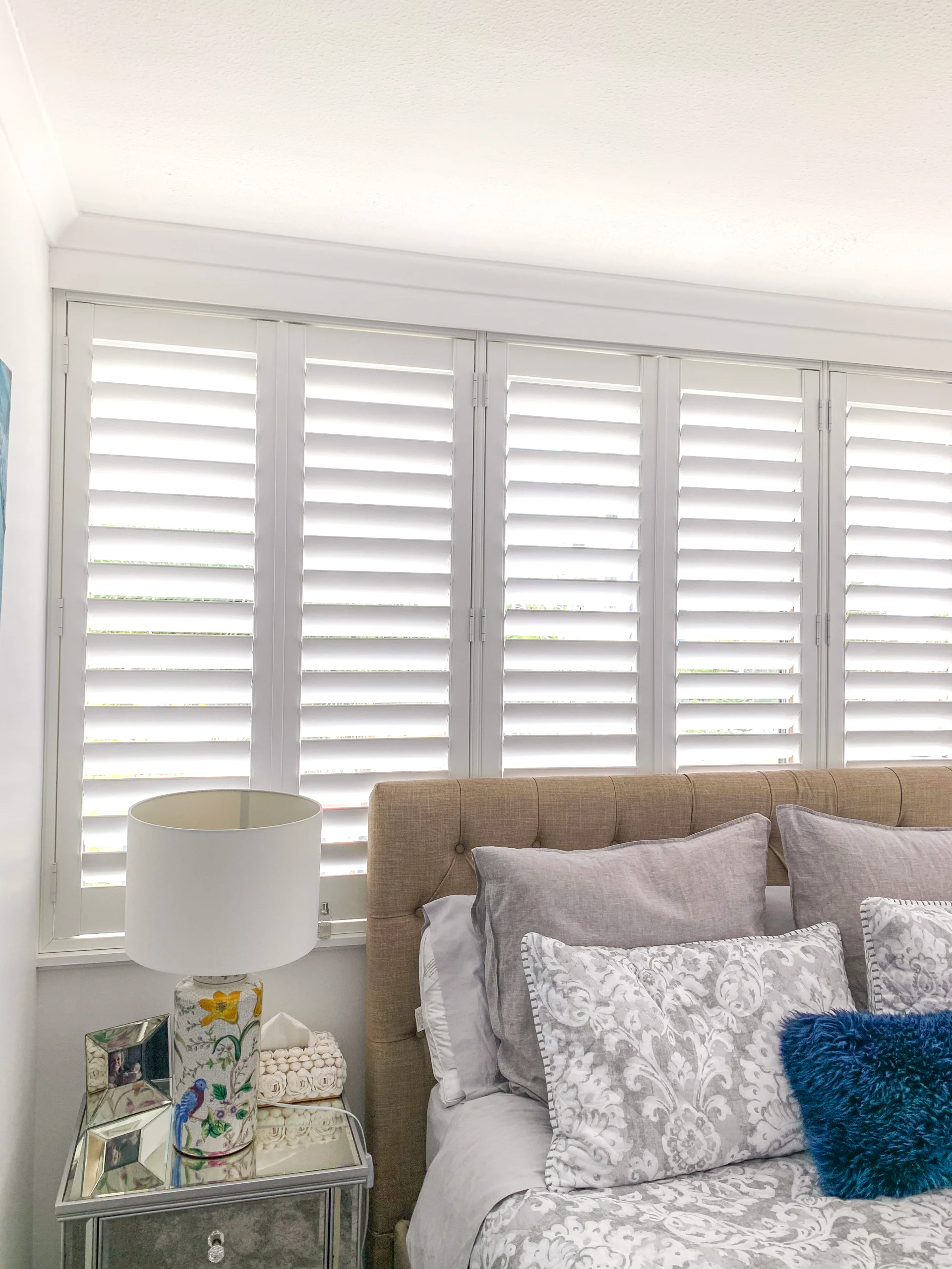 six-panel-hinged-shutters-bedroom-surfers-paradise-1 — Shutter Hinged L-DRTL-DRTL-DR — bedroom — shutters